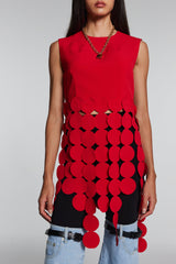 Inaya – Rotes Oberteil mit kreisförmigem Ausschnitt und Fransen