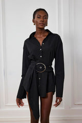 Kimora – Schwarzes Minihemdkleid mit Schnalle und Rüschen