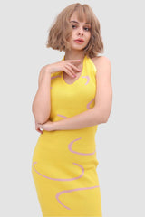 Rückenfreies Neckholder-Kleid aus Strick