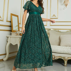 Langes Hochzeitskleid aus rosa Spitze