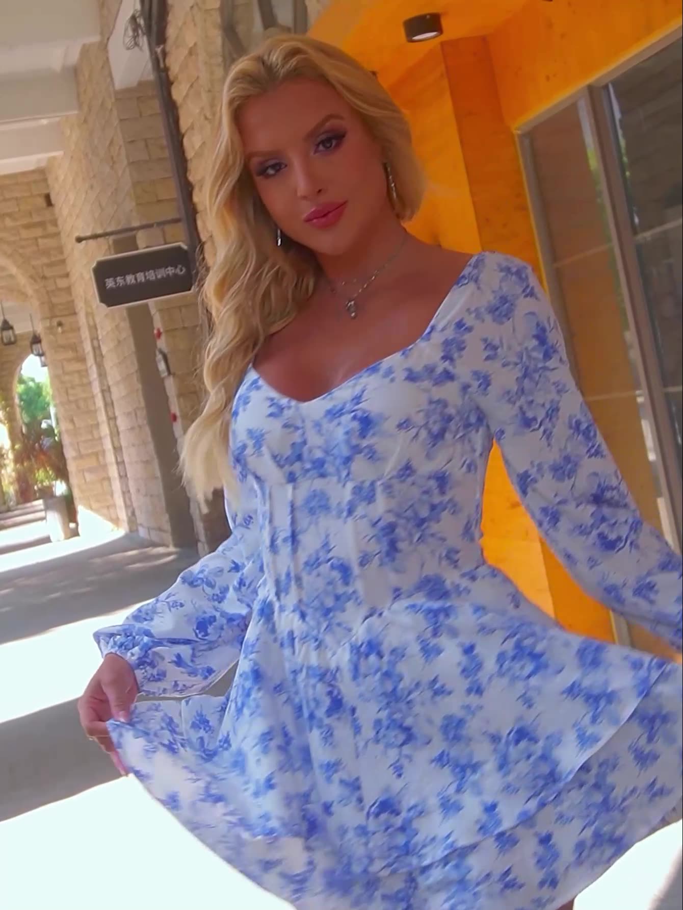 Satin ärmelloses Mini-Trendy Sexy Reveal-Kleid