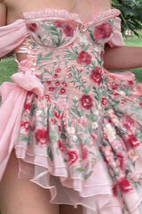 Schulterfreies Korsettkleid mit Blumendruck