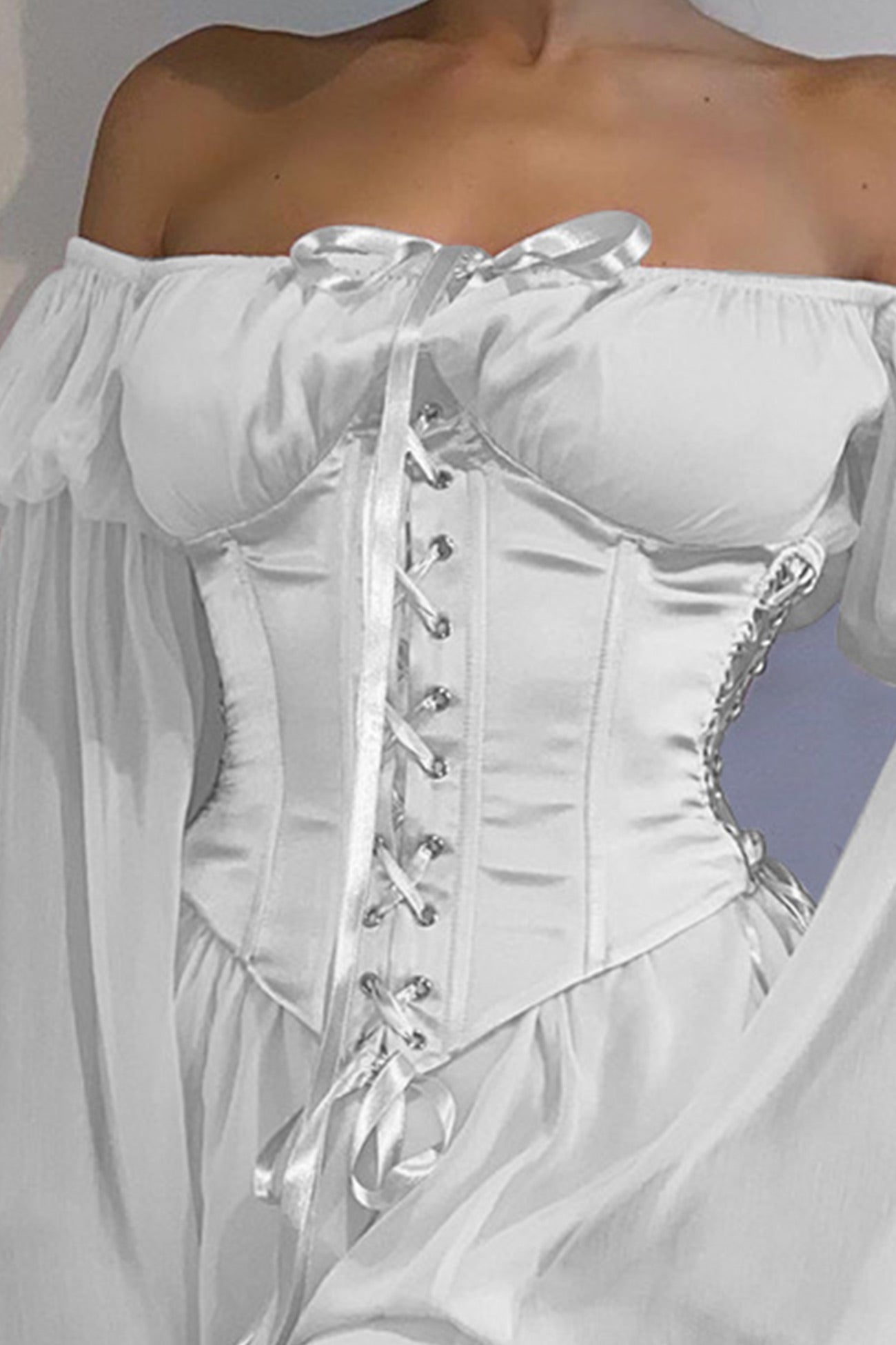 Schulterfreies Korsettkleid mit Schnürung und Rüschen