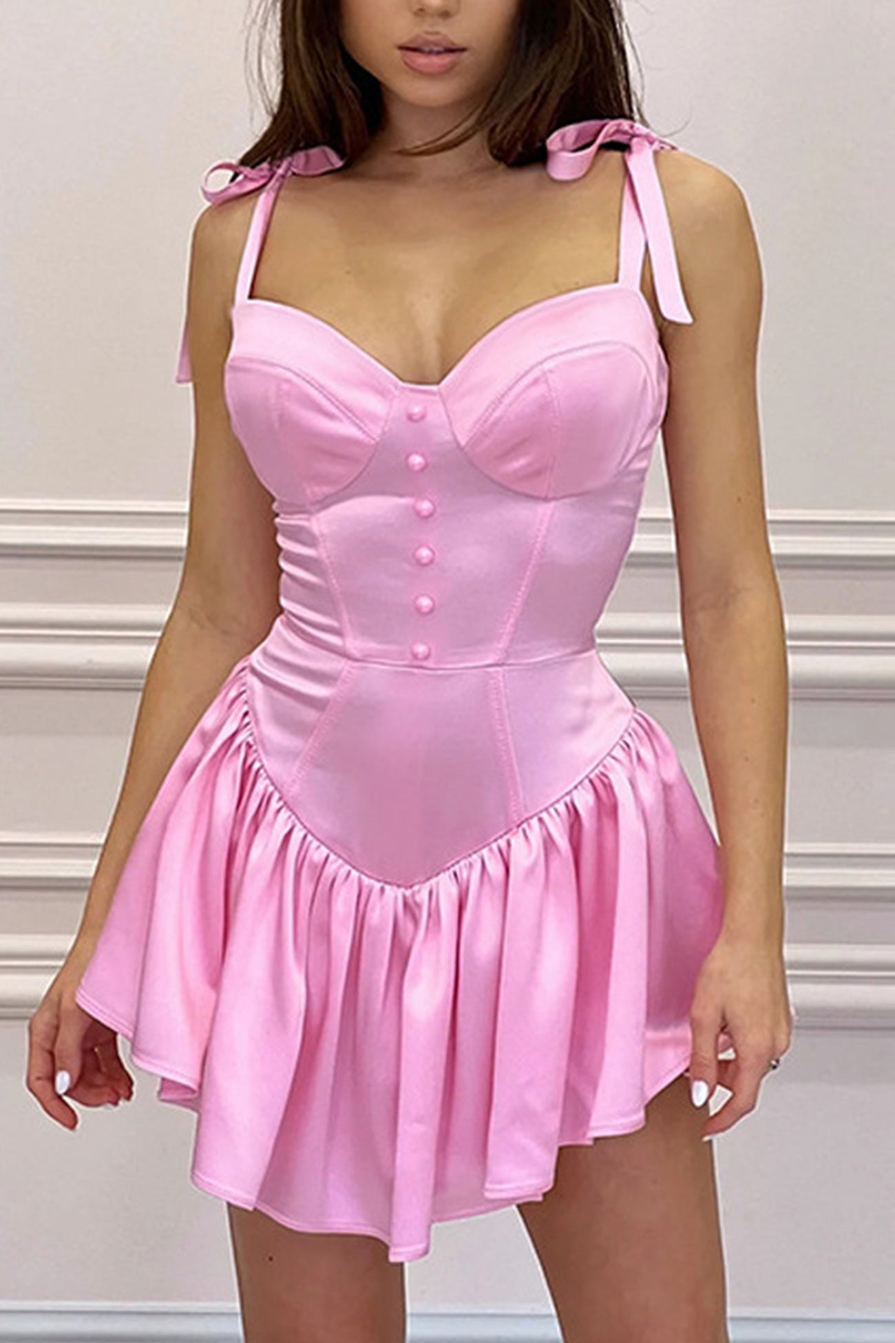 Rosa Korsettkleid mit Rüschen und Bindeträgern
