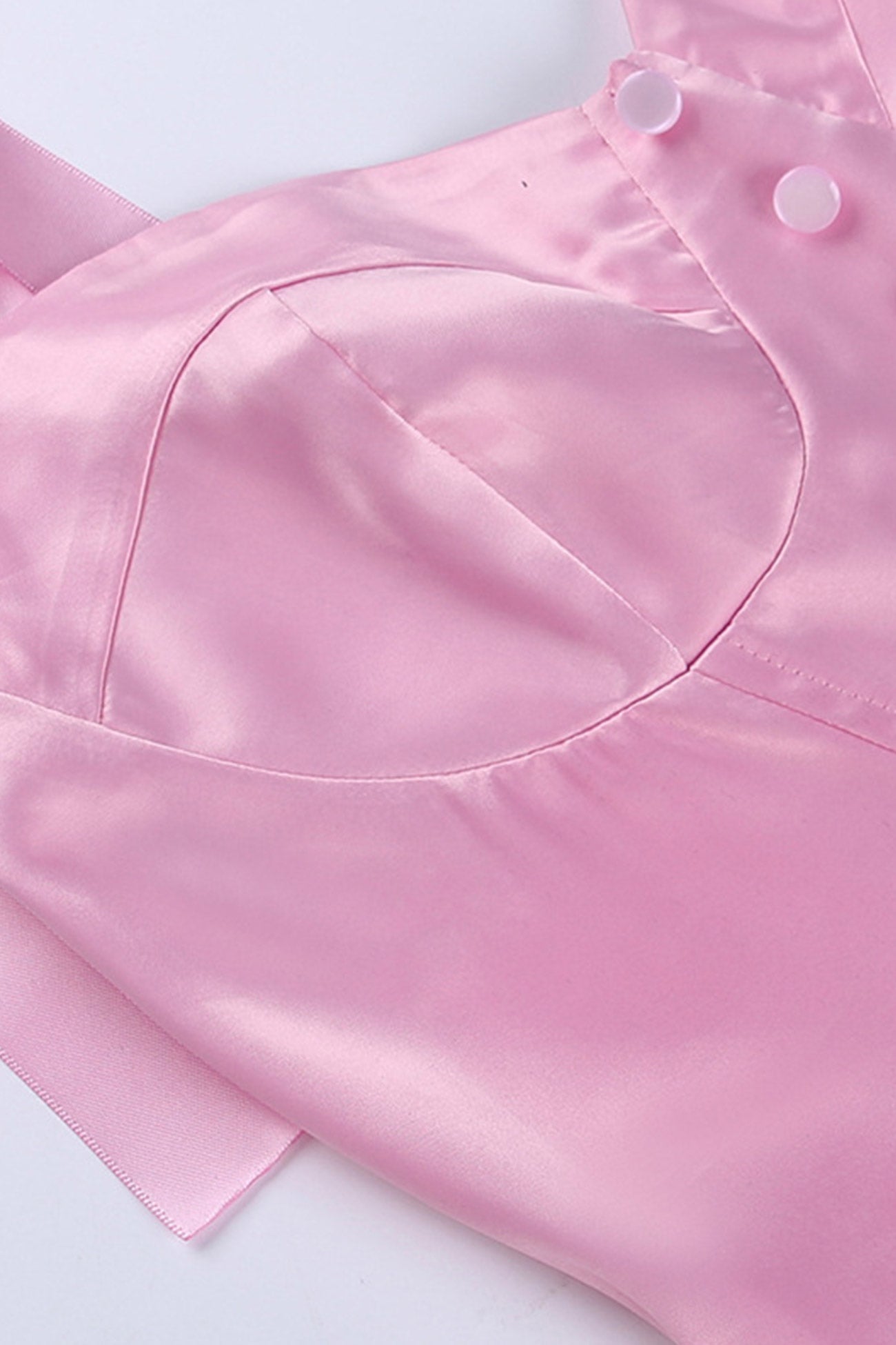 Rosa Korsettkleid mit Rüschen und Bindeträgern