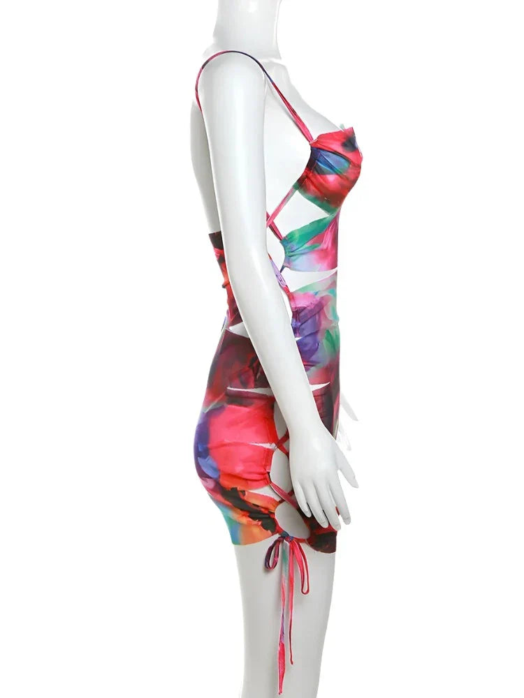 Figurbetontes Minikleid mit Batikmuster