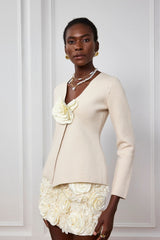 Sarahi – Tief ausgeschnittenes Strickoberteil mit Blumenmuster