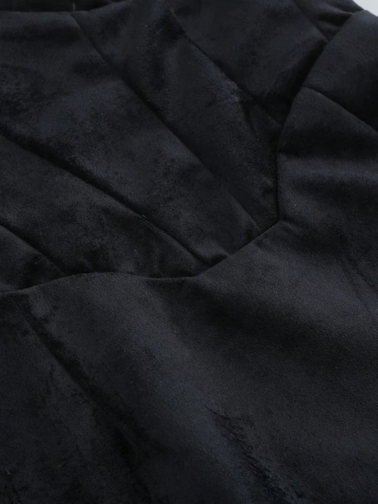 Minikleid aus Samt mit Herzmotiv