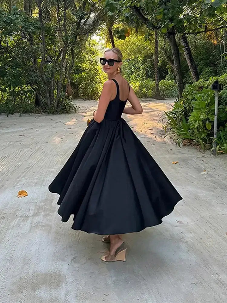 Zeitloses schwarzes Kleid