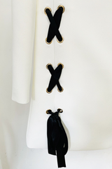 Shiloh Minikleid mit Schnürung und Schleife