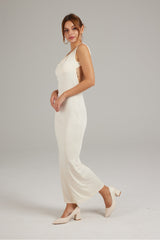 Einfarbiges, rückenfreies Hüftkleid mit Wasserfallausschnitt