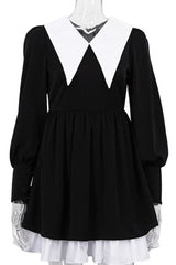 Einfarbiges Babydoll-Kleid mit V-Ausschnitt