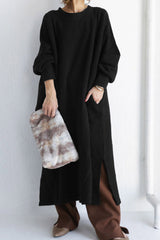 Einfarbiges Sweatshirtkleid mit Rundhalsausschnitt und Schlitz