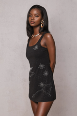 Sylvia – Himmelblaues Minikleid mit Strassverzierung