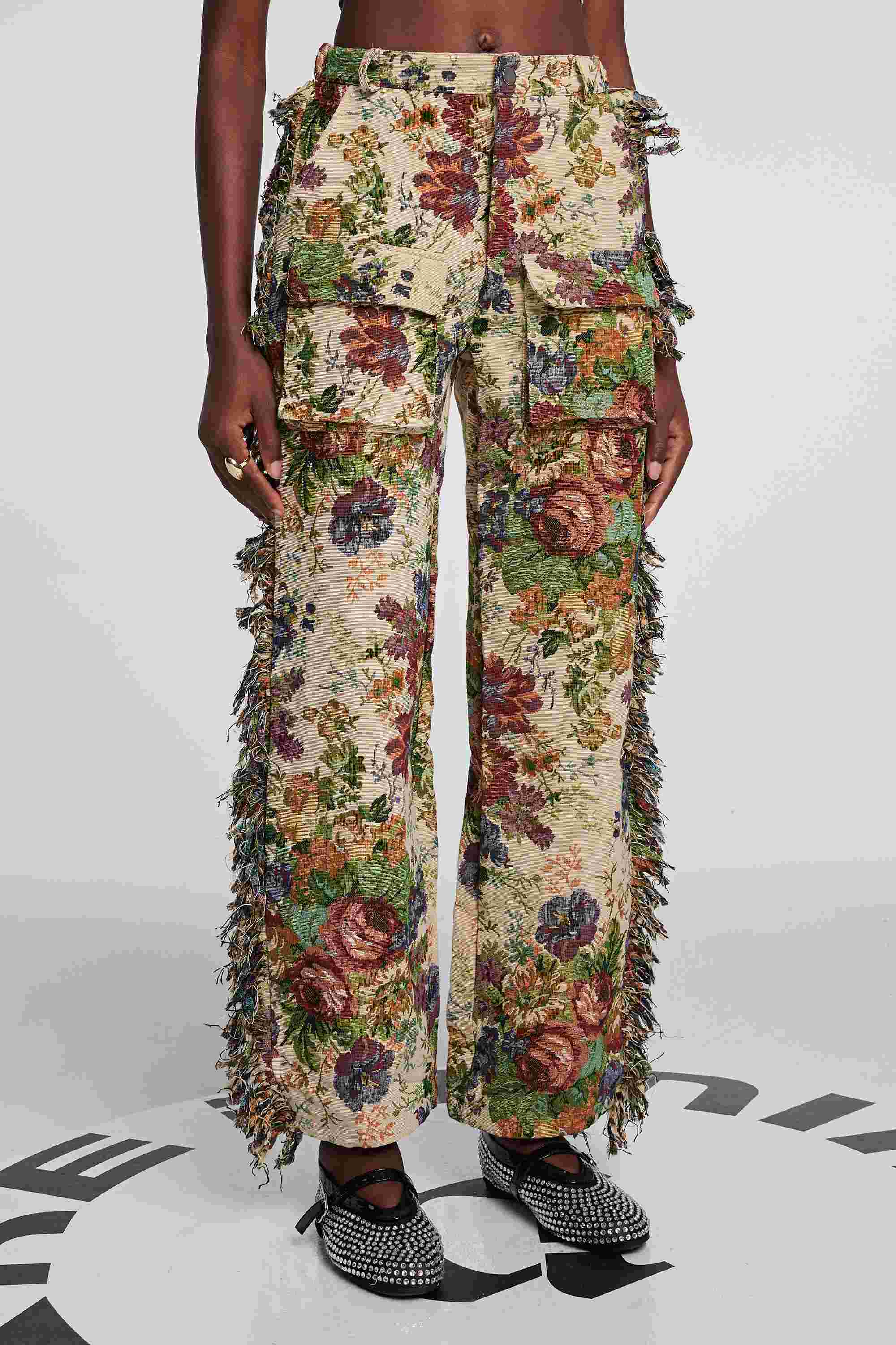 Theia Floral Jacquard Pants Set In Beige