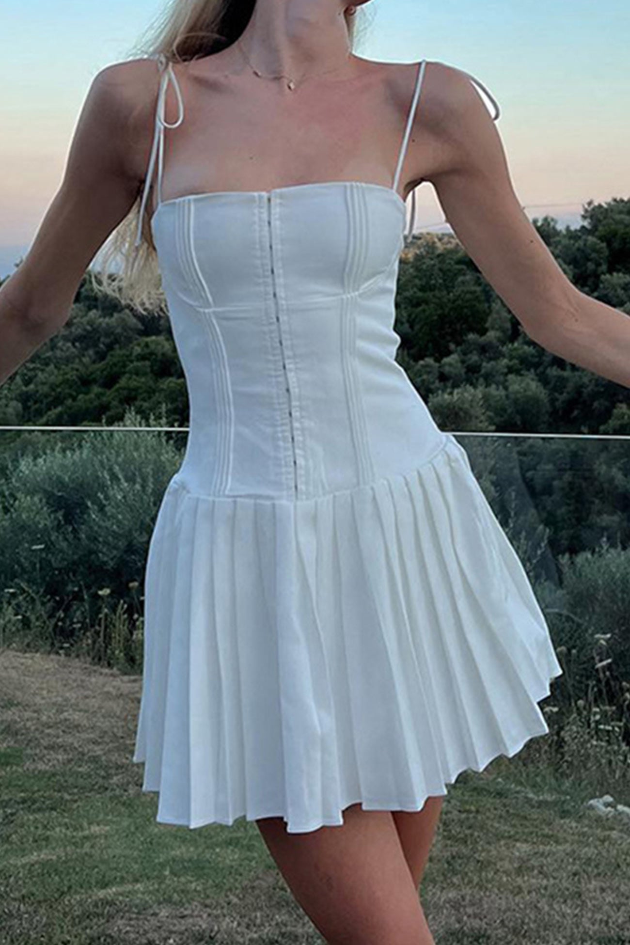 Camisole-Kleid mit Korsett und Plissee