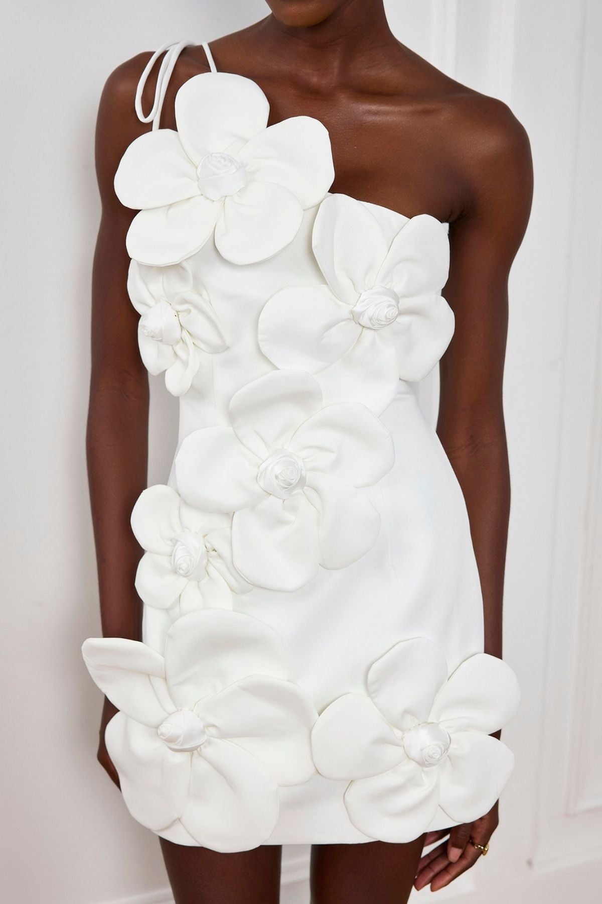 Yamileth – Blumen-Minikleid mit Schnürung und einer Schulter