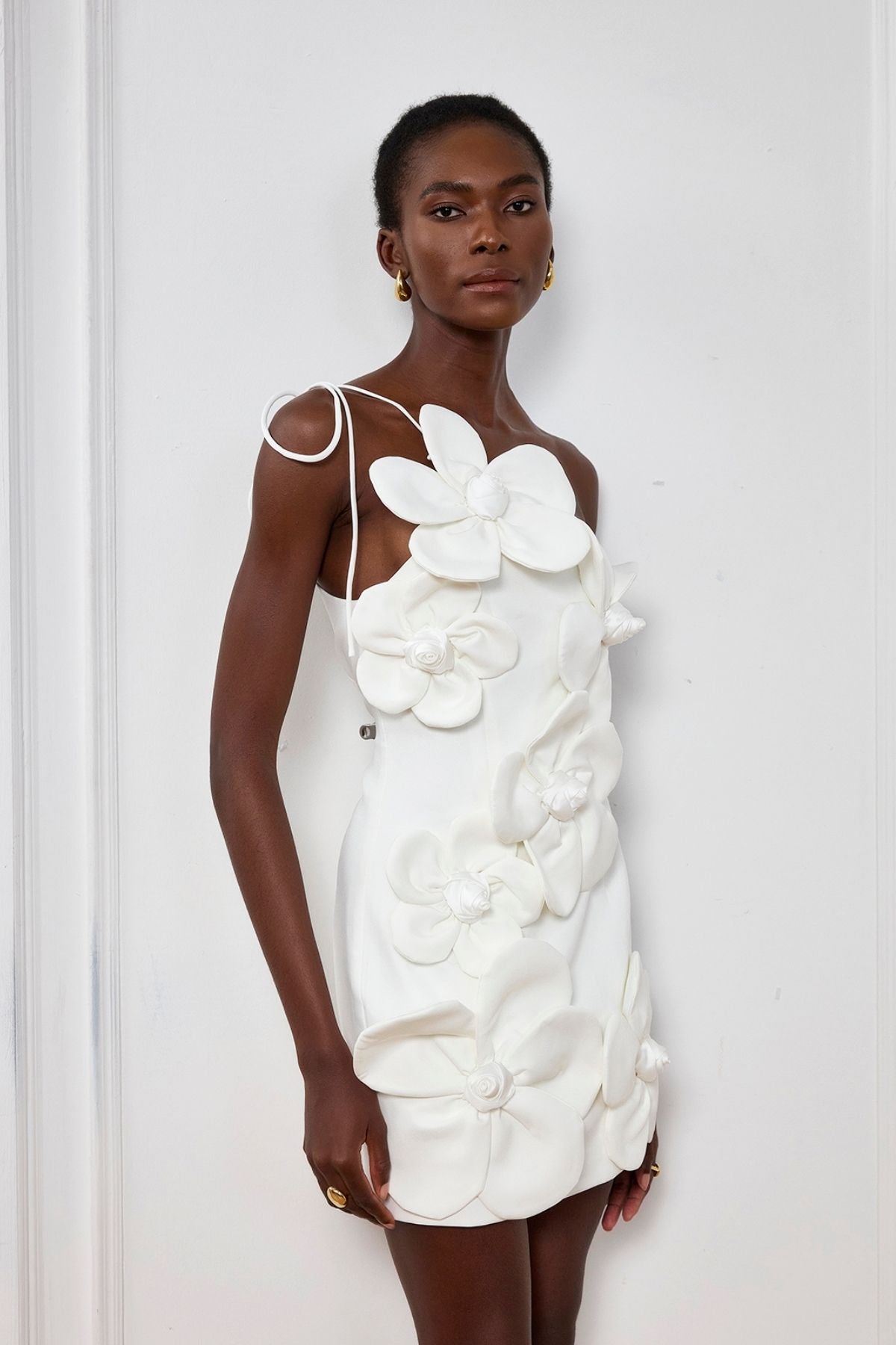 Yamileth – Blumen-Minikleid mit Schnürung und einer Schulter