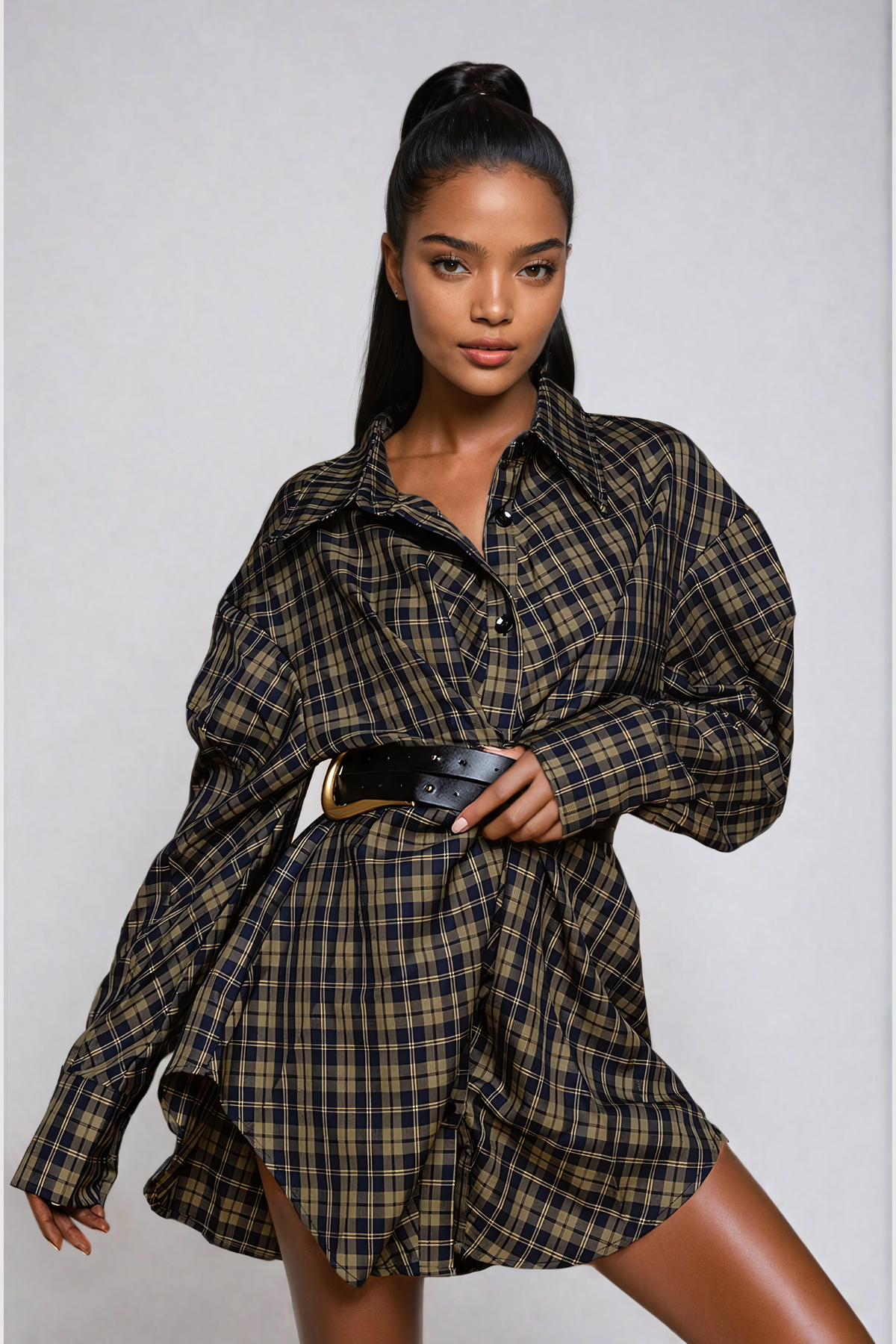 Yamini – Hemd-Minikleid mit Gitterschnalle