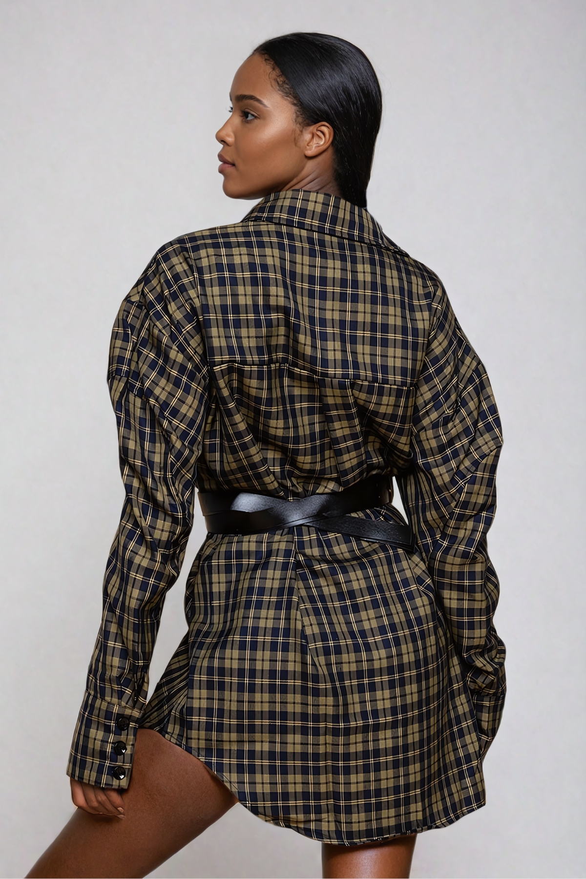 Yamini – Hemd-Minikleid mit Gitterschnalle