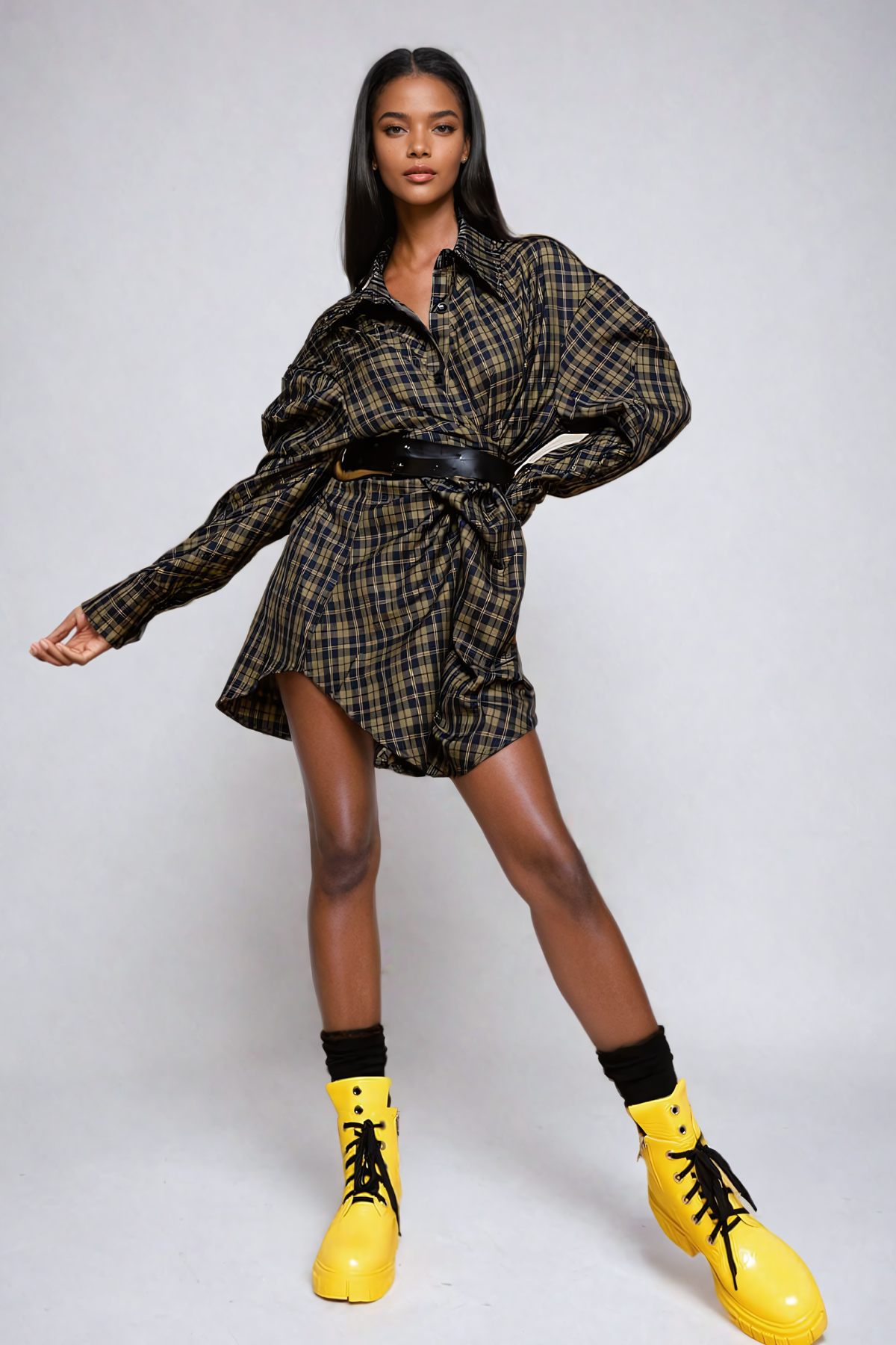Yamini – Hemd-Minikleid mit Gitterschnalle