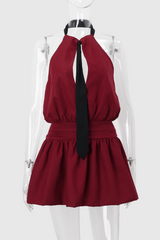 Zeke Hollow Backless Minikleid mit Schnürung