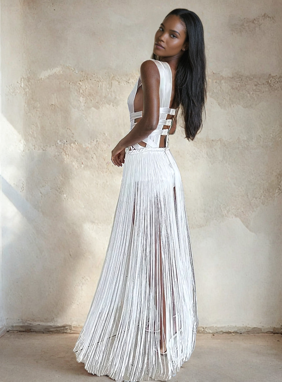 Weißes Maxikleid mit Quasten
