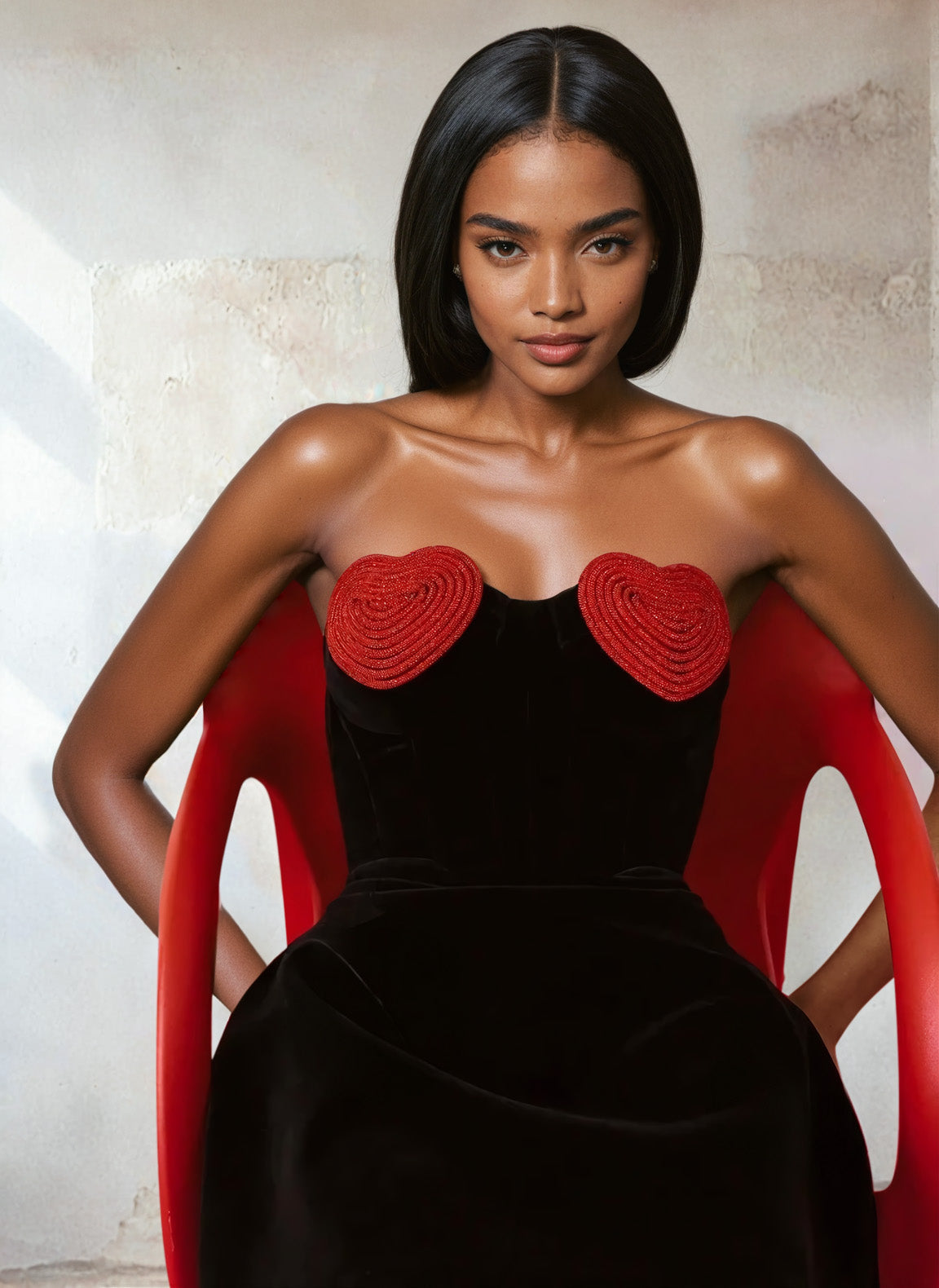 Minikleid aus Samt mit Herzmotiv