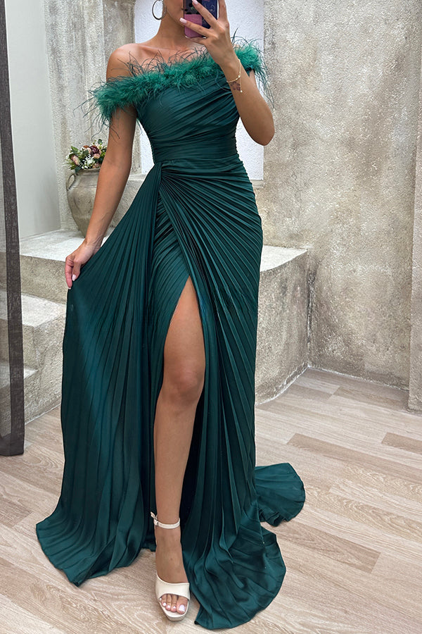 Looking Spectacular Pleated Feather Trim One Shoulder Slit Maxi Dress