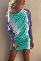 Minikleid mit Batikmuster und Wasserfallausschnitt für einen Bohème-Look