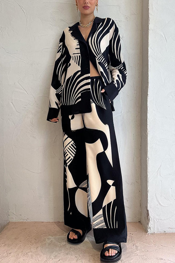 Weekend Escape Exclusive Print Contrast Trims Drape Blouse