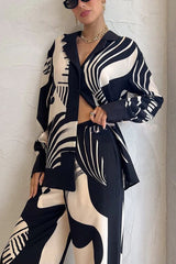 Weekend Escape Exclusive Print Contrast Trims Drape Blouse